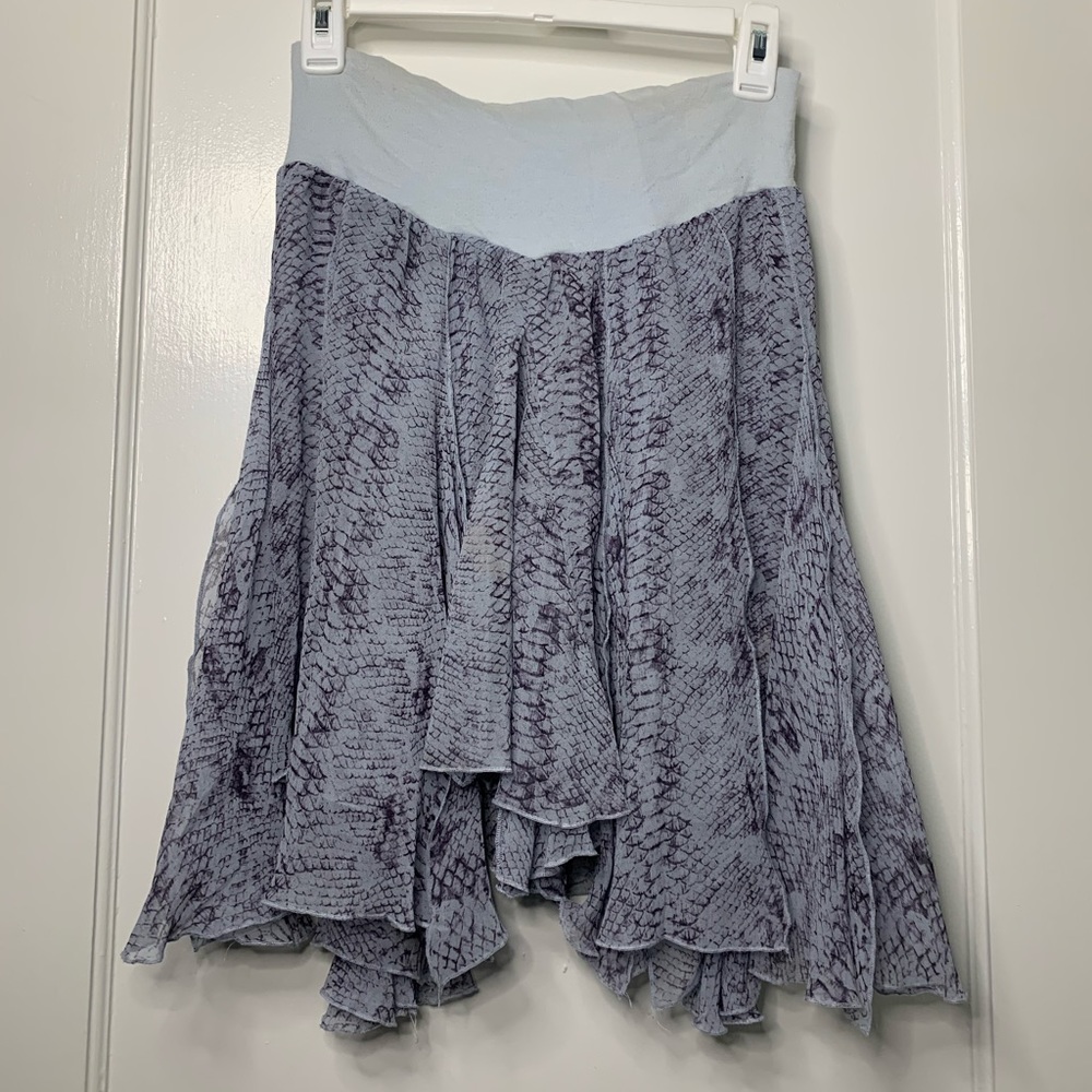 Shapely snake print skirt with elastic waist